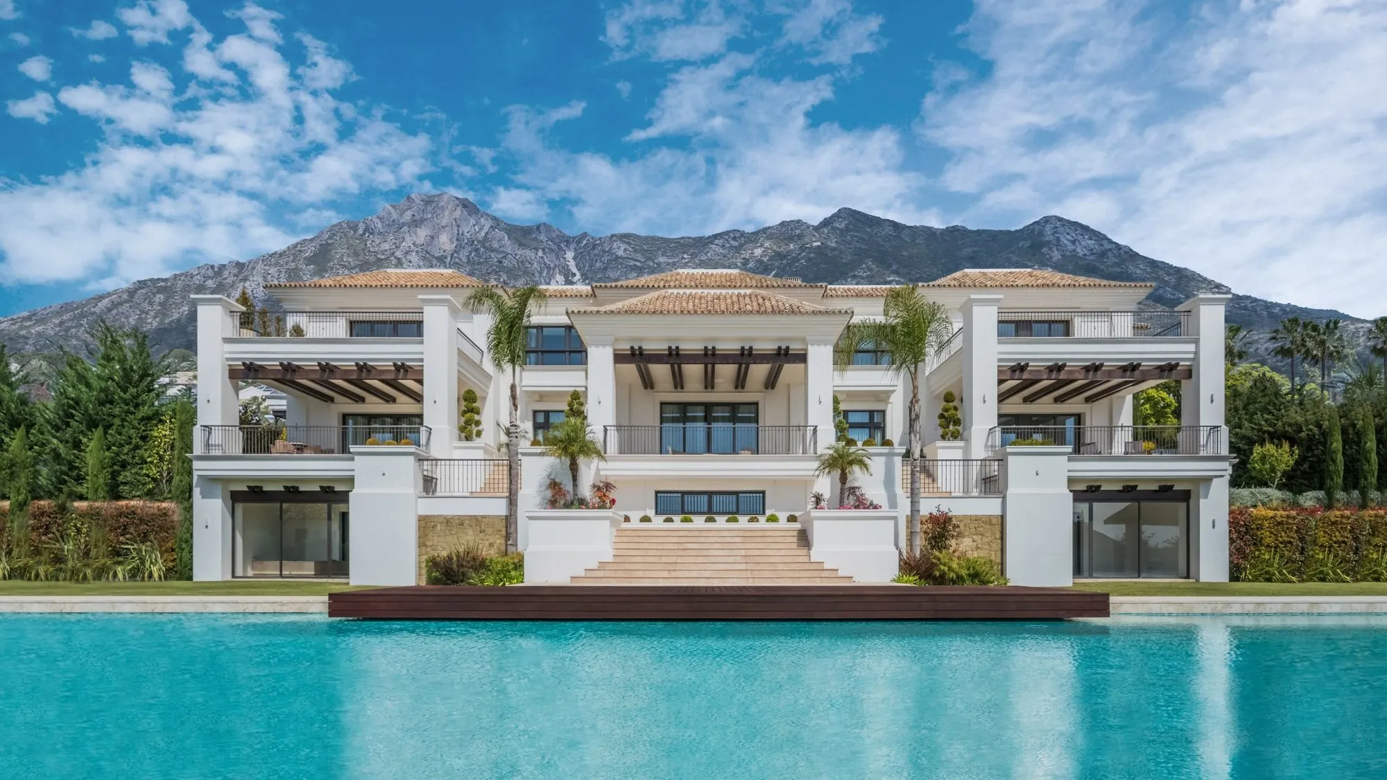 Marbella beachfront properties